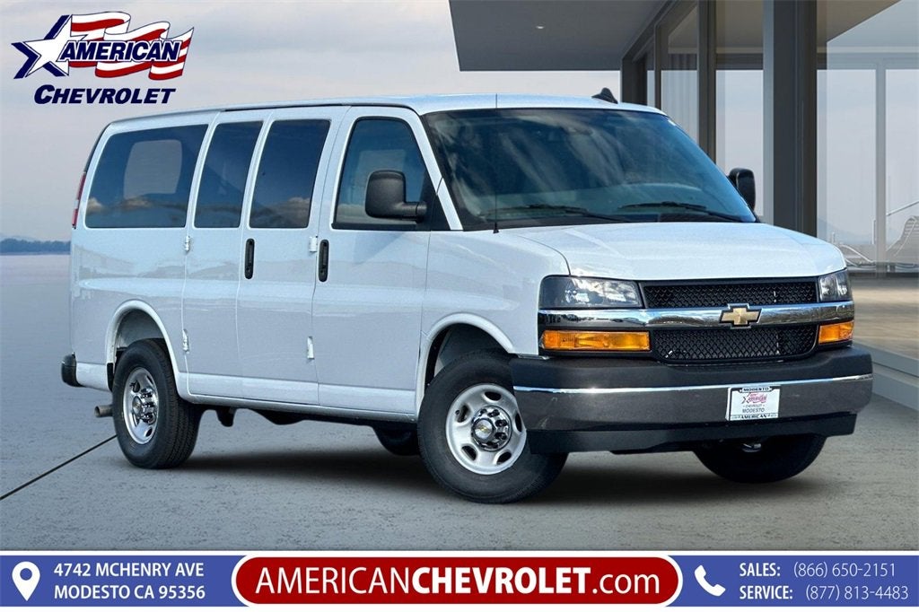 2025 Chevrolet Express Passenger 3500 1LT