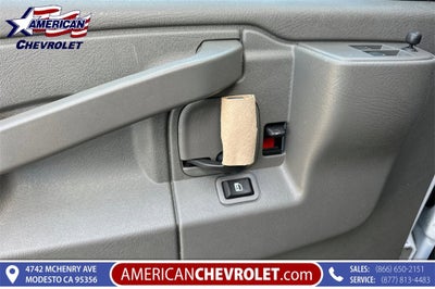 2025 Chevrolet Express Passenger 3500 1LT