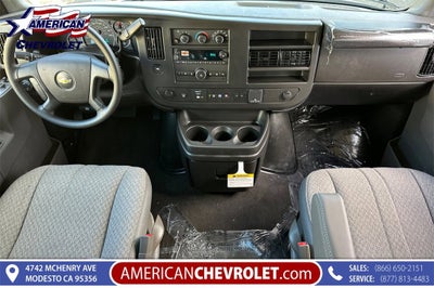 2025 Chevrolet Express Passenger 3500 1LT