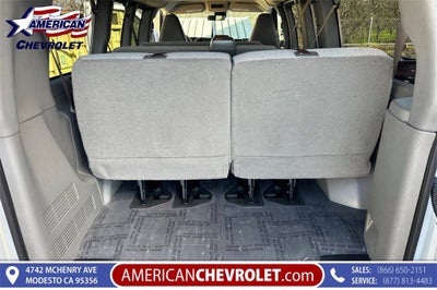 2025 Chevrolet Express Passenger 3500 1LT