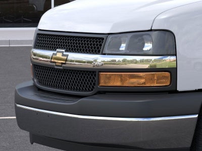 2025 Chevrolet Express Passenger 3500 1LT