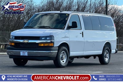 2025 Chevrolet Express Passenger 3500 1LT