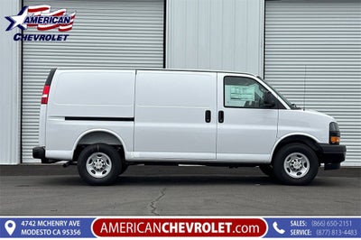2025 Chevrolet Express Cargo 3500 WT