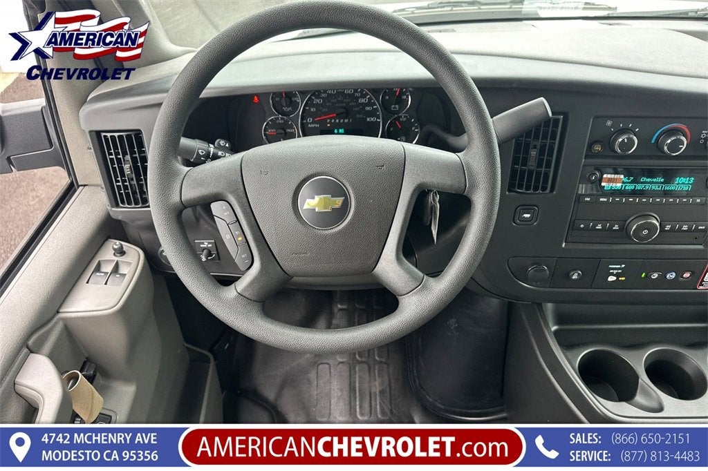 2025 Chevrolet Express Cargo 3500 WT