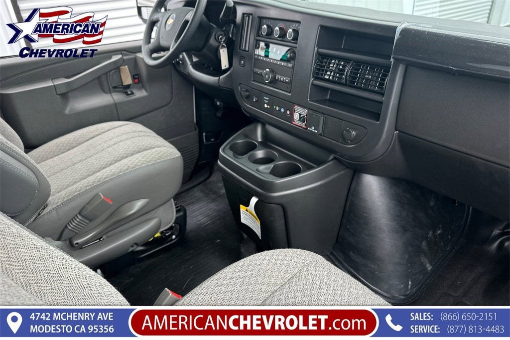 2025 Chevrolet Express Cargo 3500 WT