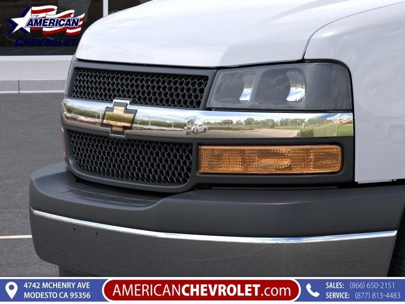 2025 Chevrolet Express Cargo WT