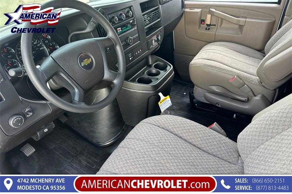 2025 Chevrolet Express Cargo 3500 WT