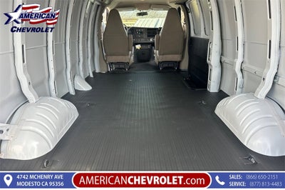 2025 Chevrolet Express Cargo 3500 WT