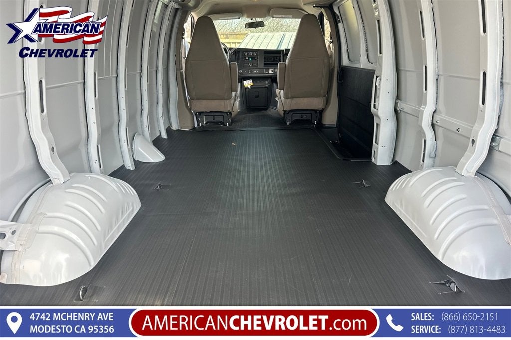 2025 Chevrolet Express Cargo 3500 WT