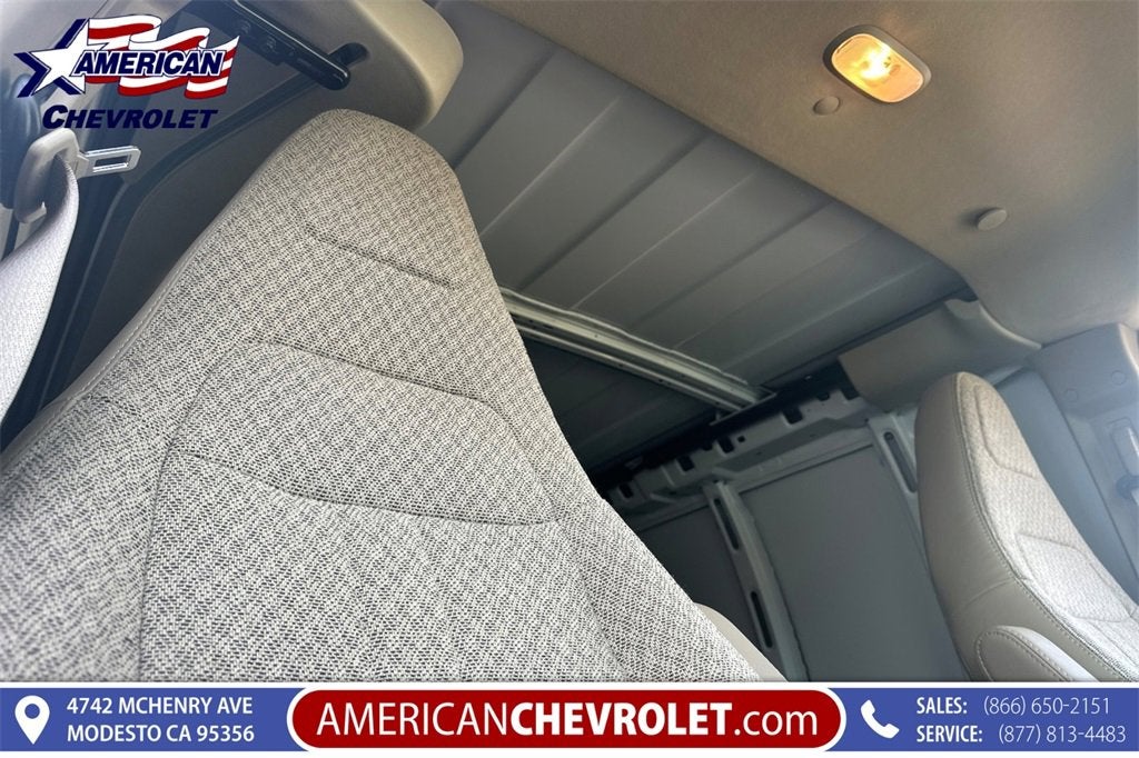 2025 Chevrolet Express Cargo 3500 WT