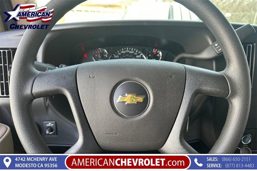 2025 Chevrolet Express Cargo 3500 WT