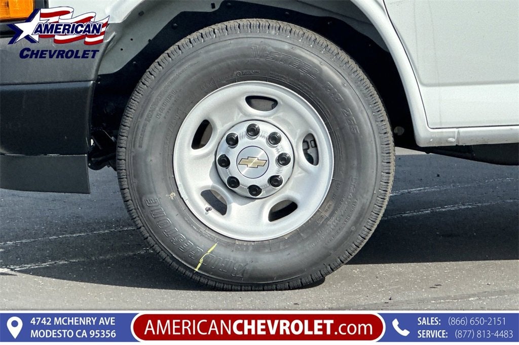 2025 Chevrolet Express Cargo 3500 WT