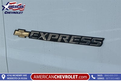 2025 Chevrolet Express Cargo 3500 WT