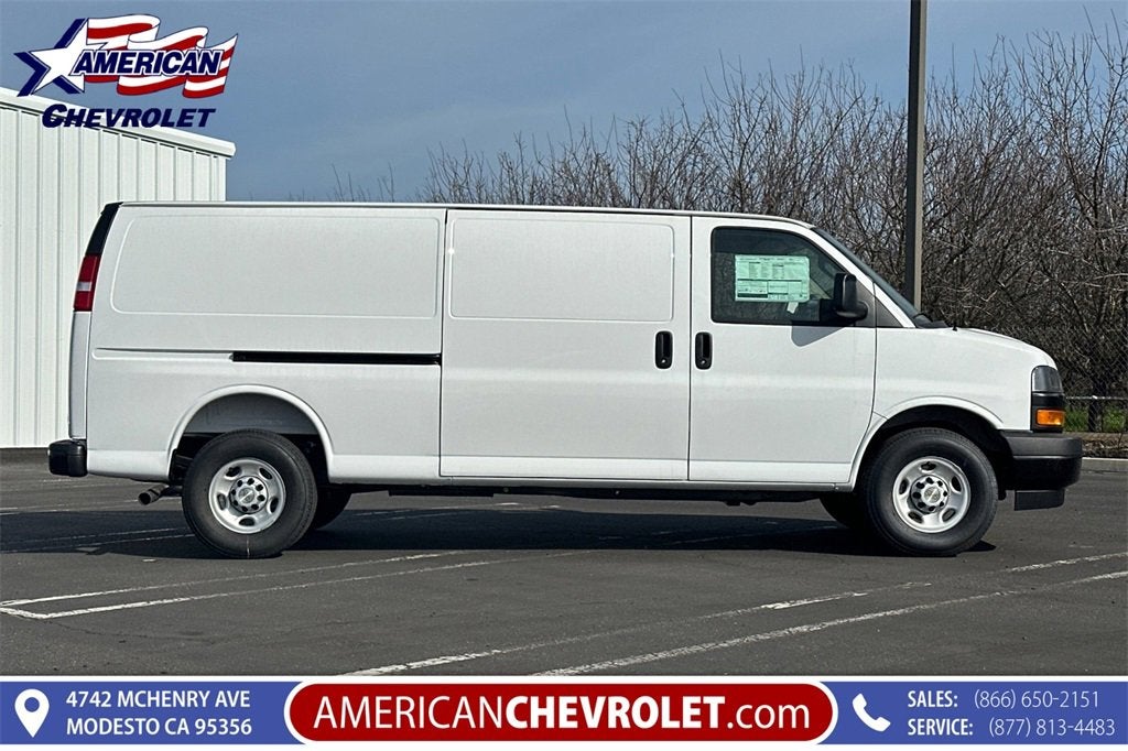 2025 Chevrolet Express Cargo 3500 WT