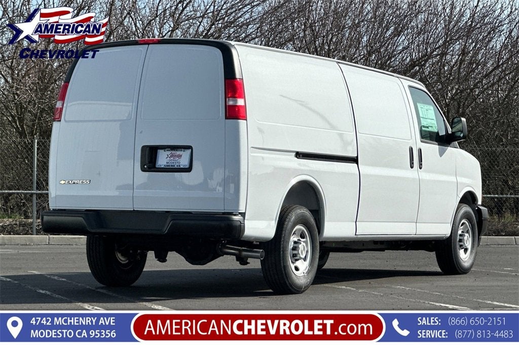 2025 Chevrolet Express Cargo 3500 WT
