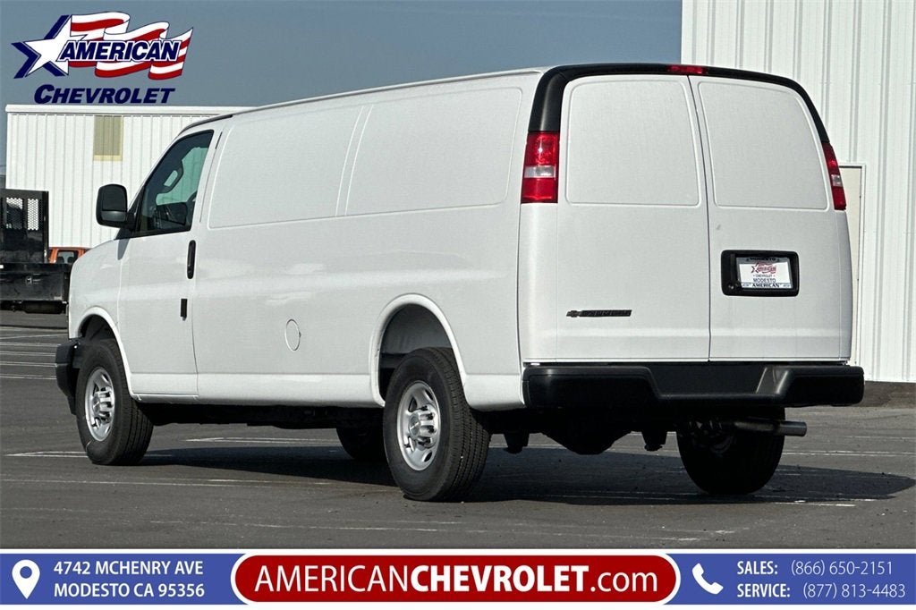 2025 Chevrolet Express Cargo 3500 WT