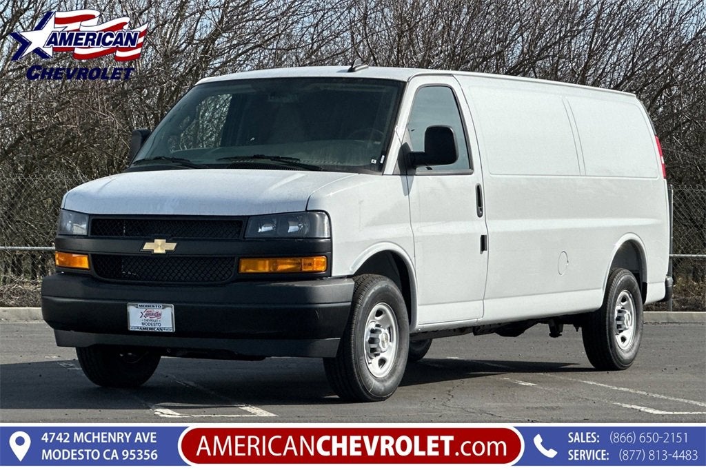 2025 Chevrolet Express Cargo 3500 WT