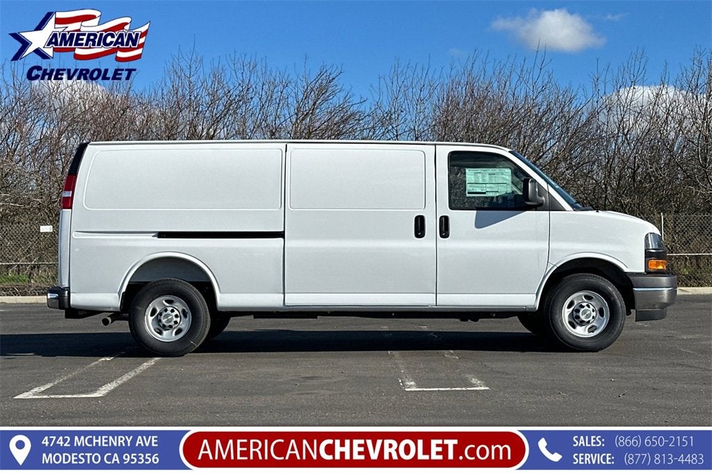 2025 Chevrolet Express Cargo 3500 WT
