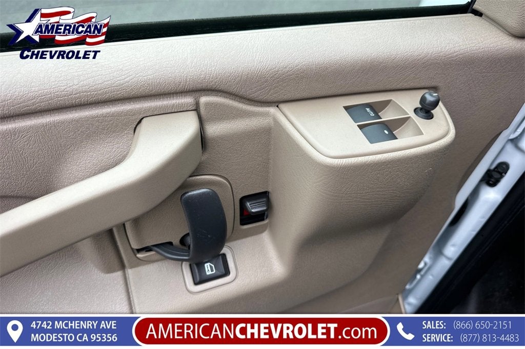 2025 Chevrolet Express Cargo 3500 WT