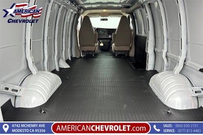 2025 Chevrolet Express Cargo 3500 WT