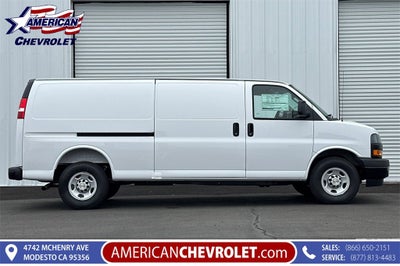 2025 Chevrolet Express Cargo 3500 WT