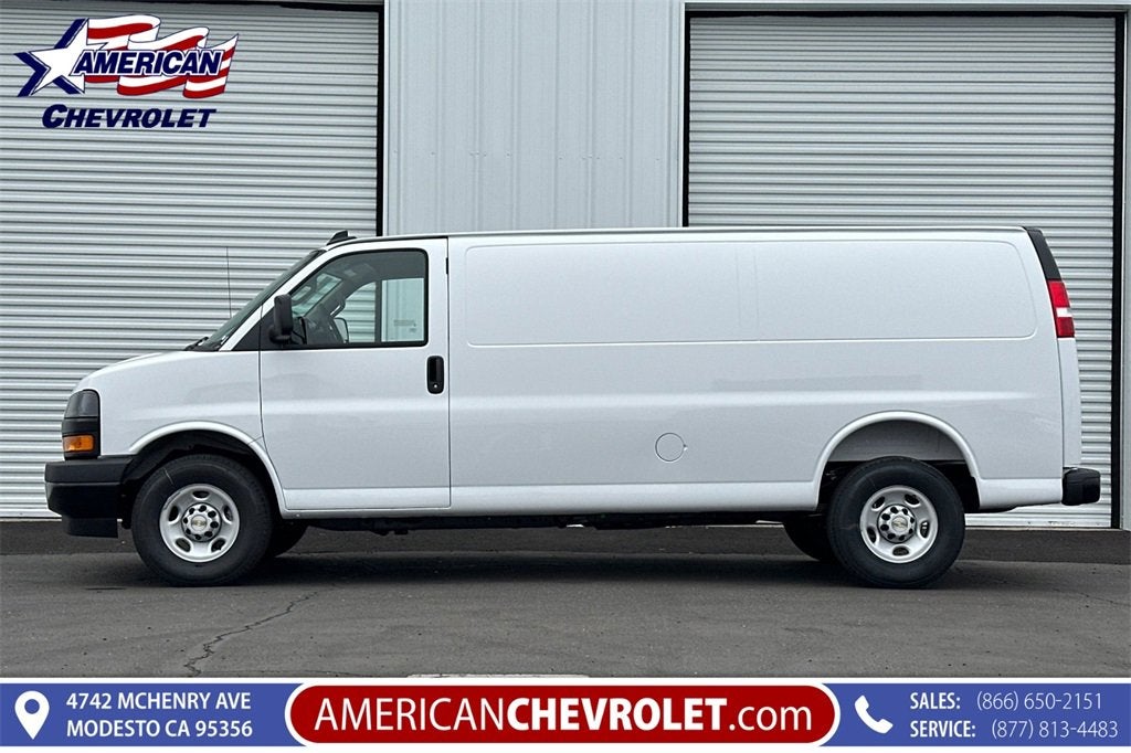 2025 Chevrolet Express Cargo 3500 WT