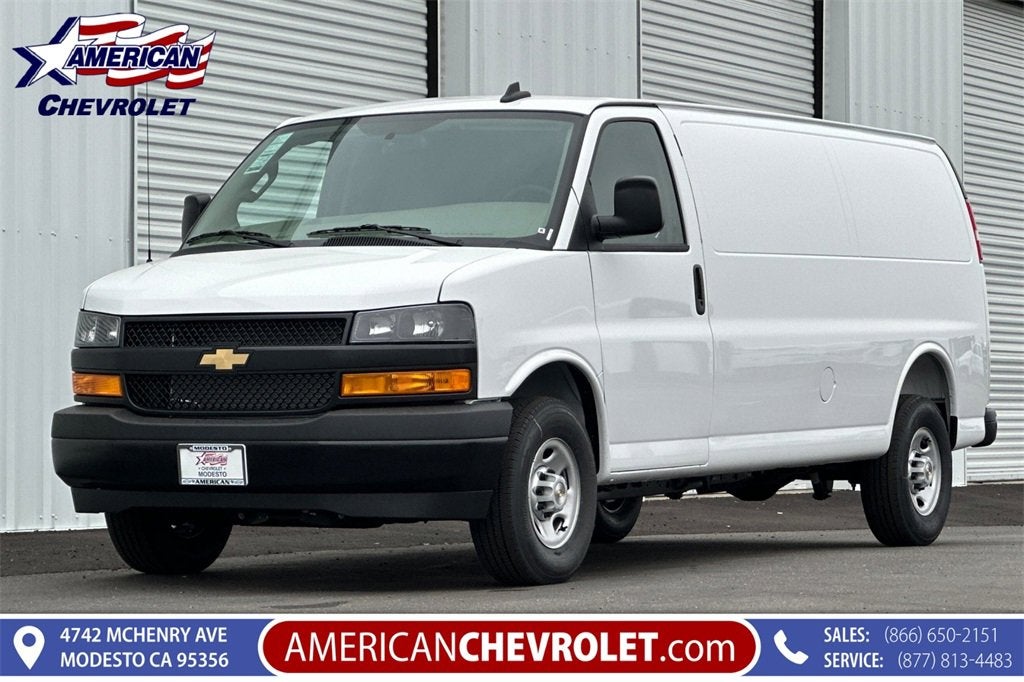 2025 Chevrolet Express Cargo 3500 WT
