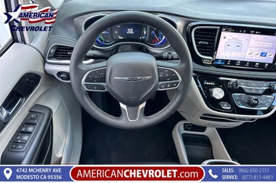 2023 Chrysler Pacifica Hybrid Touring L