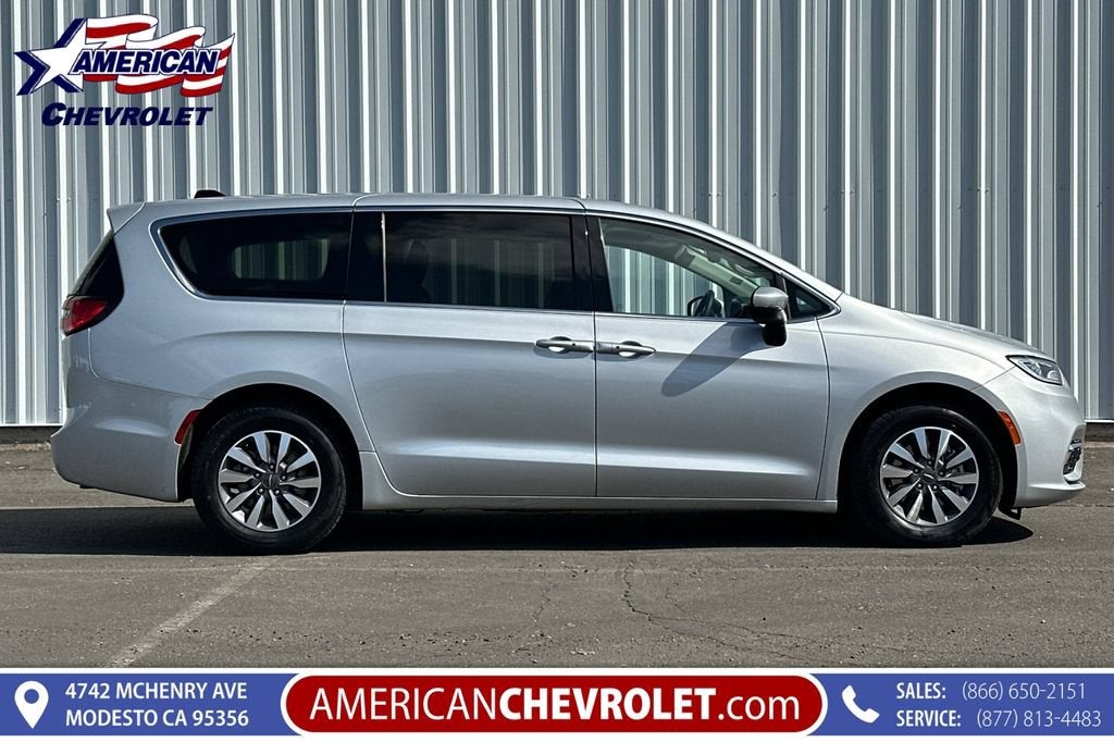 2023 Chrysler Pacifica Hybrid Touring L