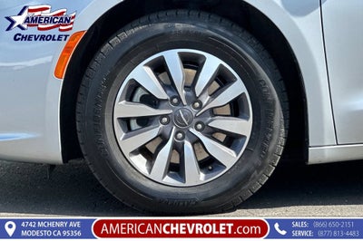 2023 Chrysler Pacifica Hybrid Touring L