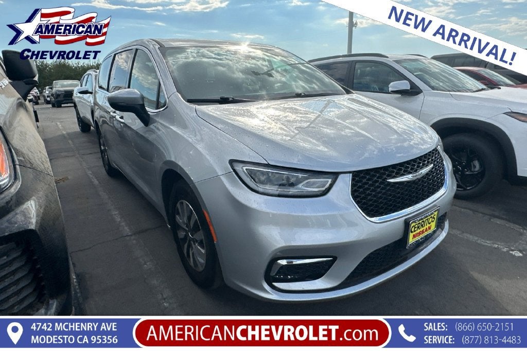 2023 Chrysler Pacifica Hybrid Touring L