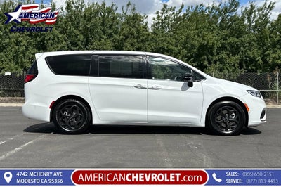 2024 Chrysler Pacifica Hybrid S Appearance Pkg