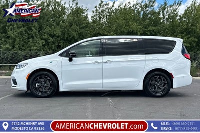 2024 Chrysler Pacifica Hybrid S Appearance Pkg