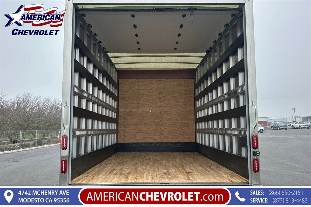 2025 Chevrolet Low Cab Forward 4500 Base