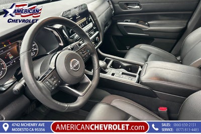 2024 Nissan Pathfinder SL