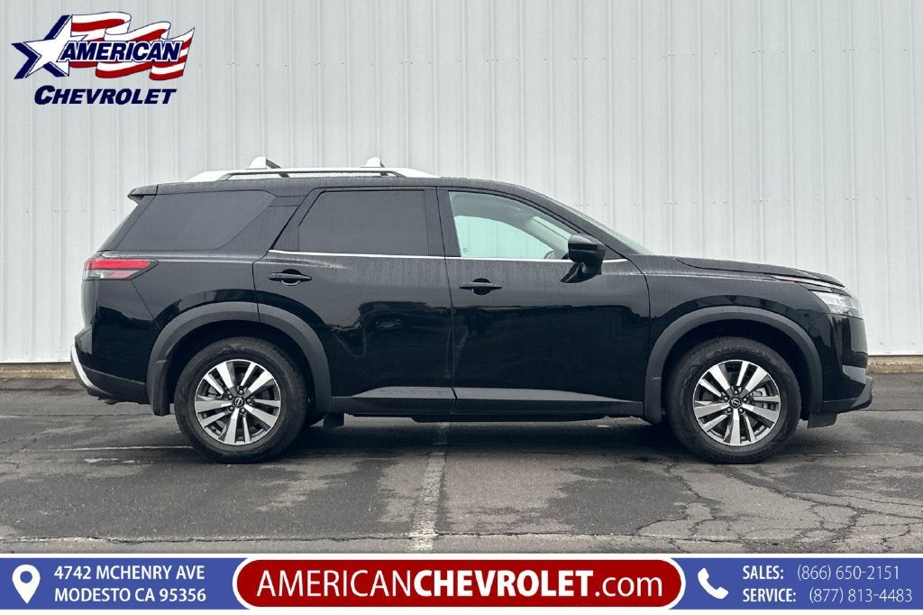 2024 Nissan Pathfinder SL