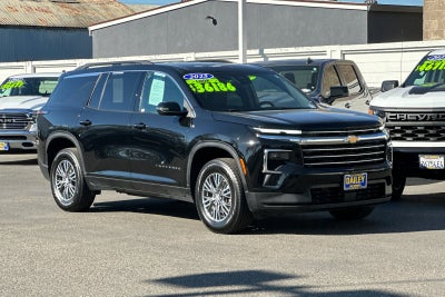 2025 Chevrolet Traverse LT