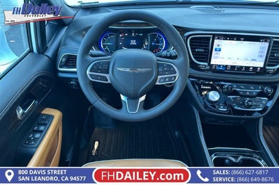 2022 Chrysler Pacifica Hybrid Pinnacle