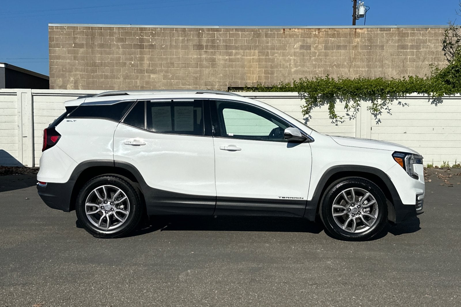 2024 GMC Terrain SLT