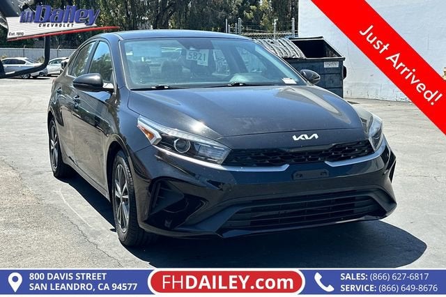 2022 Kia Forte LXS AT's photo