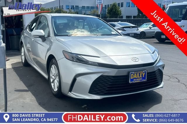 2025 Toyota Camry LE