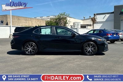 2024 Toyota Camry SE