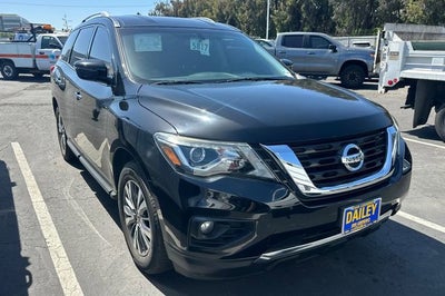 2020 Nissan Pathfinder SV