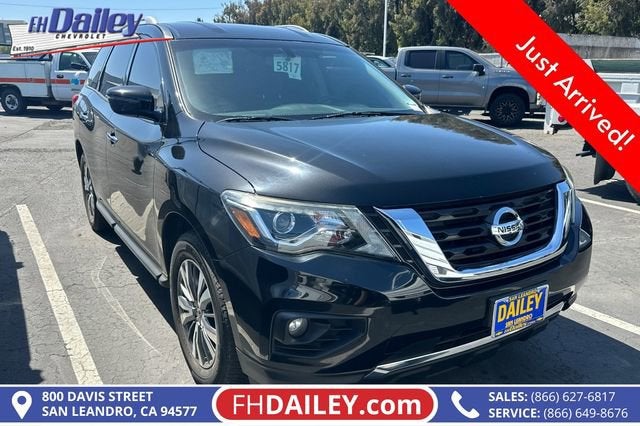 2020 Nissan Pathfinder SV