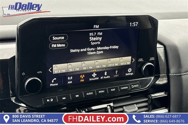 2025 Nissan Pathfinder SL