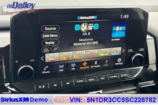 2025 Nissan Pathfinder SL