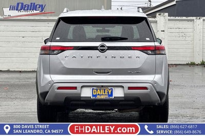 2025 Nissan Pathfinder SL