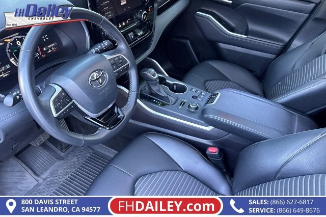2025 Toyota Highlander LE