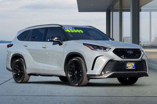 2025 Toyota Highlander LE