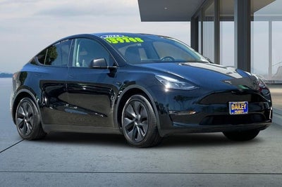 2025 Tesla Model Y Long Range